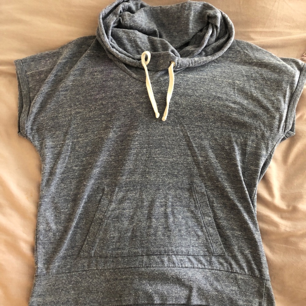 Super cute T-shirt!